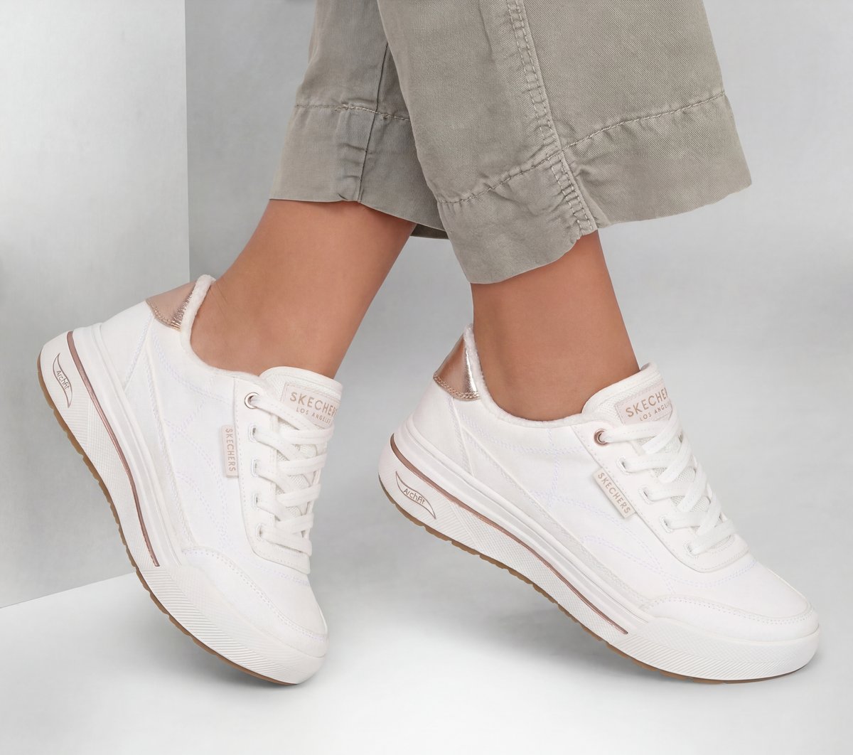 Skechers Arch Fit Arcade HI - Moving Along