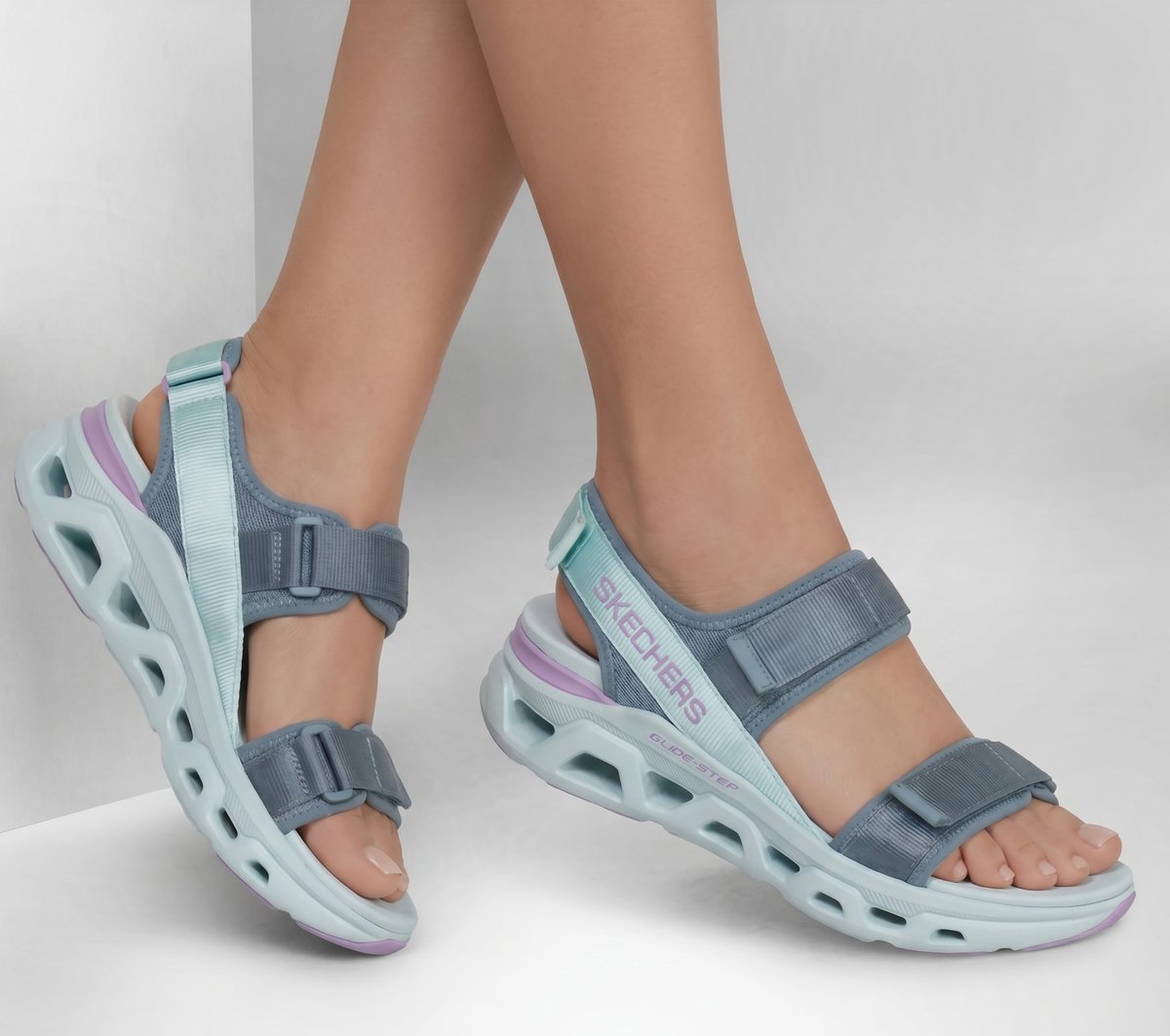 Skechers Glide-Step Altus Sandal - Sleek Motion