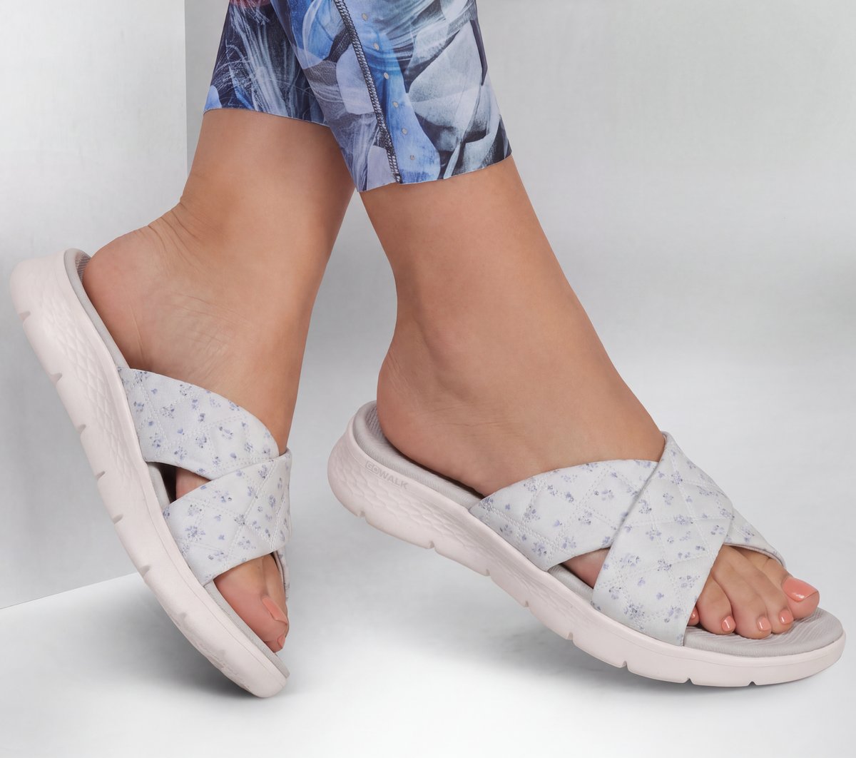 Skechers GO WALK Flex Sandal - Cozy Fit Blossom