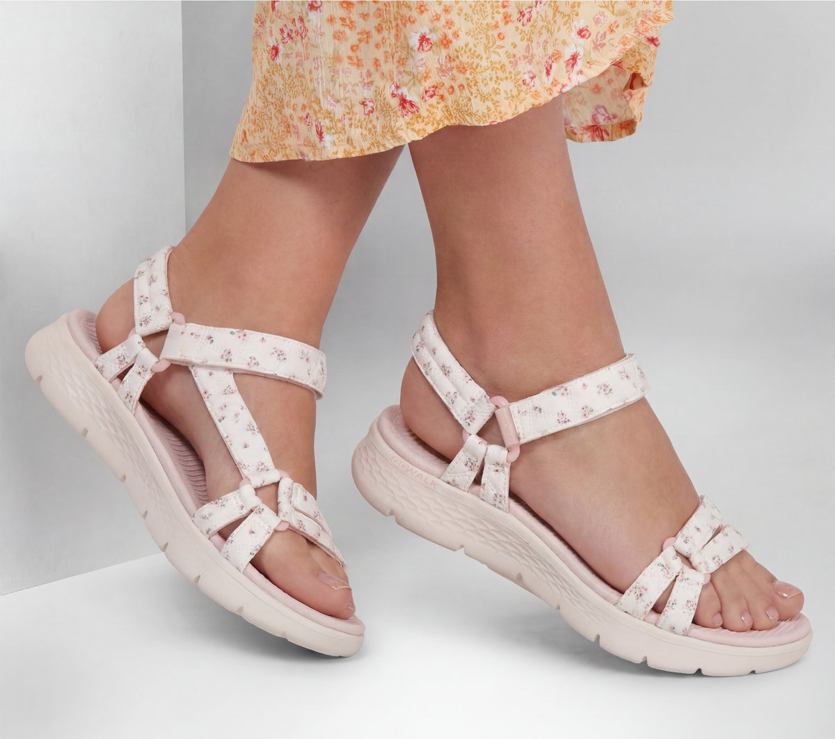Skechers GO WALK Flex Sandal - Cozy Fit Rosalie