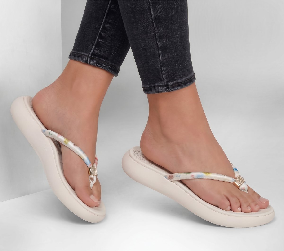 Skechers Relaxed Fit: Asana Luxe - Vibrant Beauty