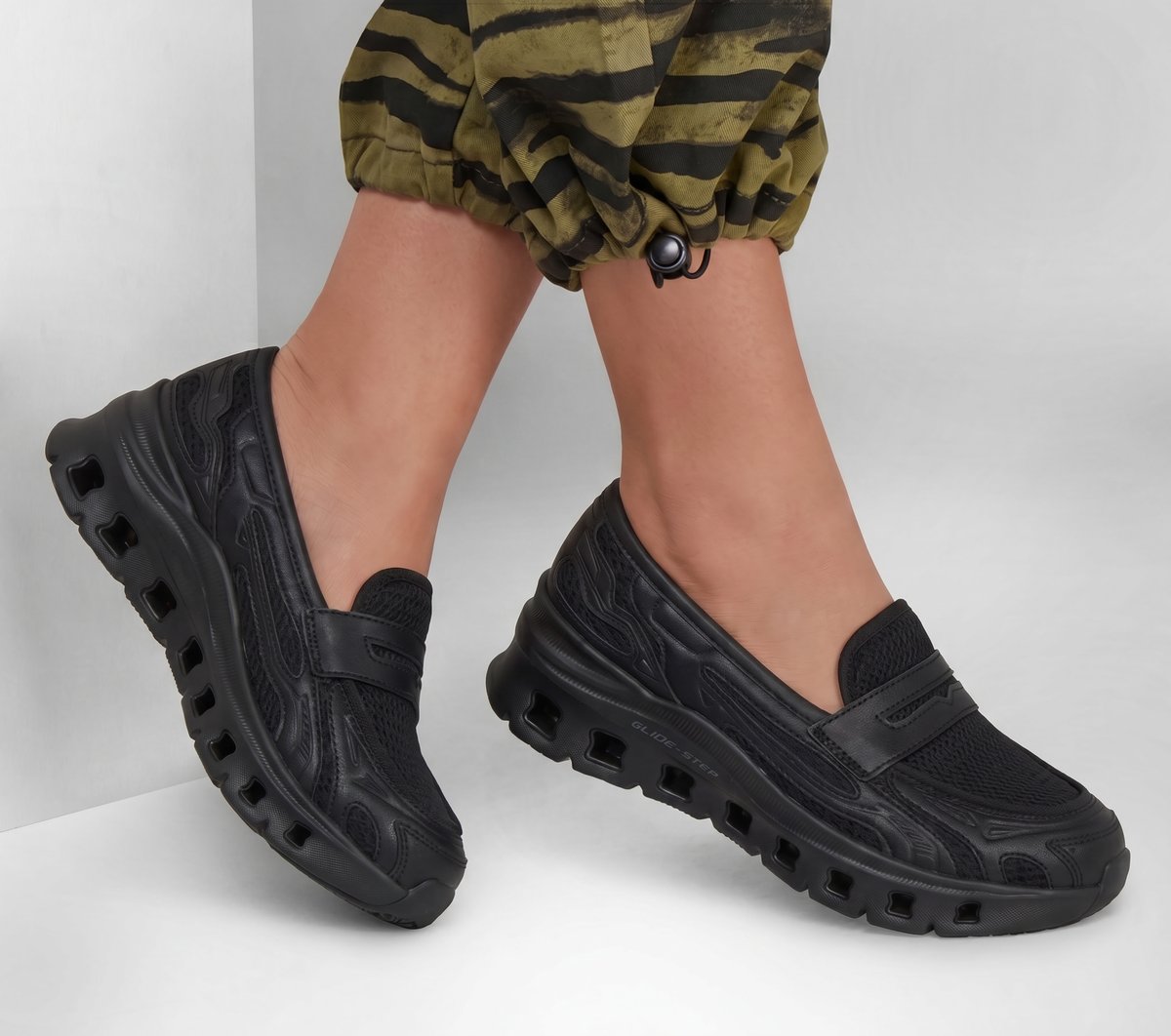 Skechers Work Slip-Resistant: Glide-Step Pro - Strelia